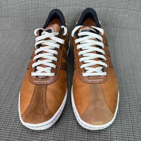 Adidas Golf Mens Size 11.5 Tan & Black Spikeless golf shoes leather suede - Picture 2 of 8